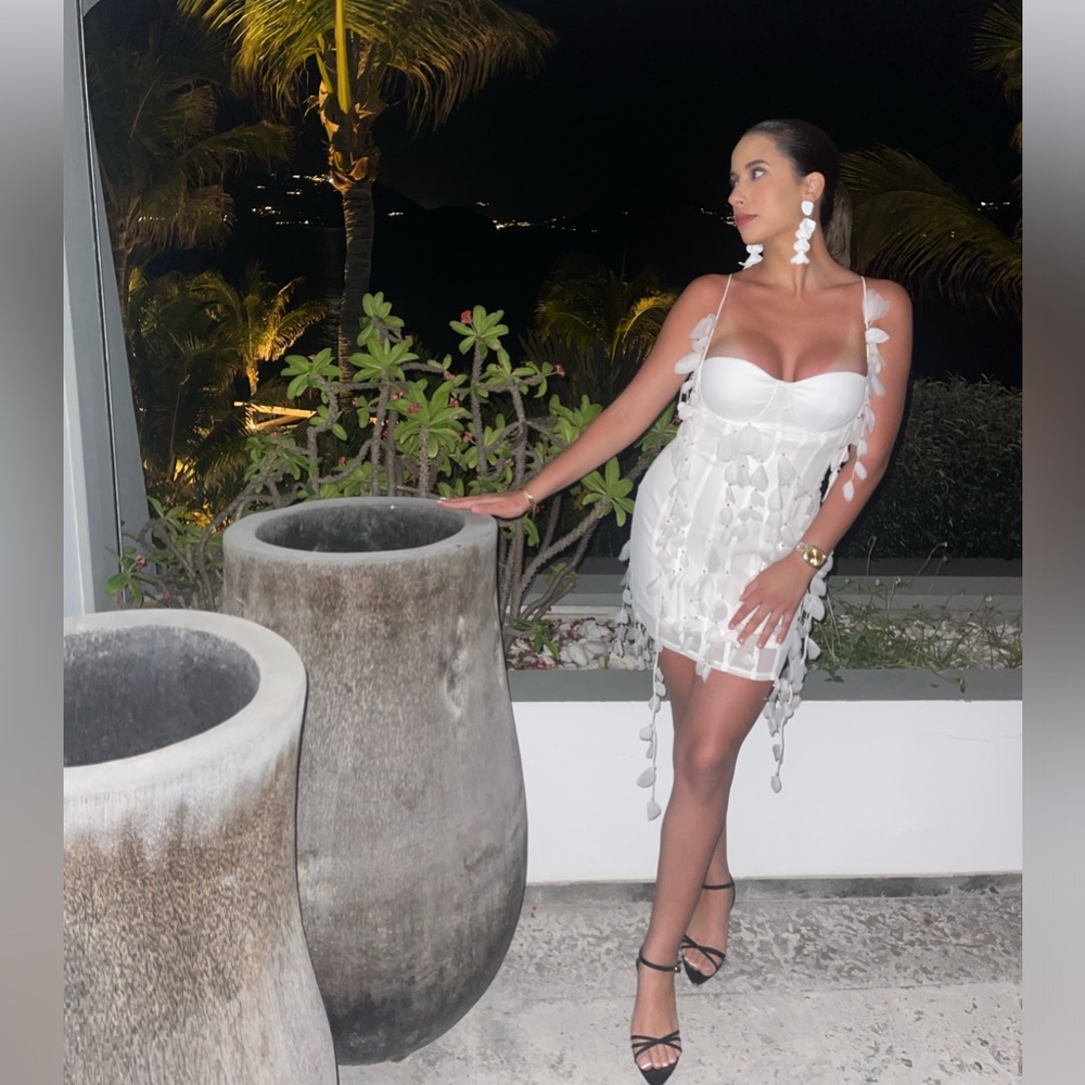 HEIRESS BEVERLY HILLS WHITE PETAL MINI DRESS